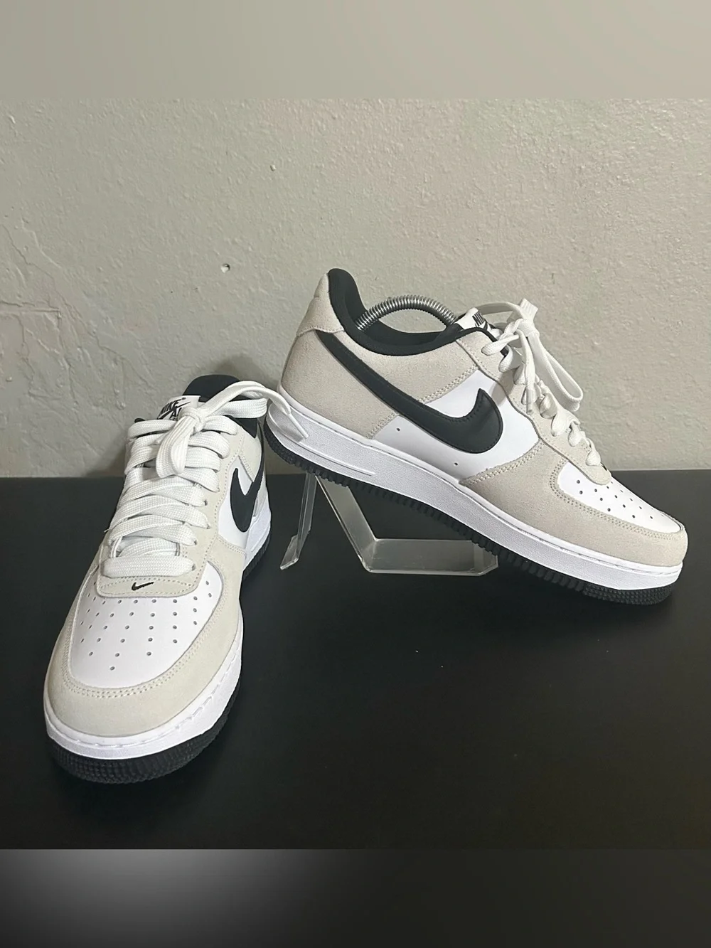 Men’s Nike Air Force One low 07 LV8 size 9